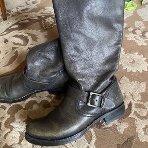 Lightly Worn FRYE Black leather Boot sz 7.5